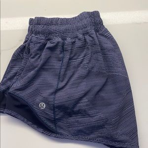 SOLD Lululemon Hotty Hot Shorts 2.5” size 8